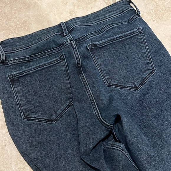 Women’s Old Navy Rockstar Super Skinny Mid-Rise Jeans - Picture 3 of 9